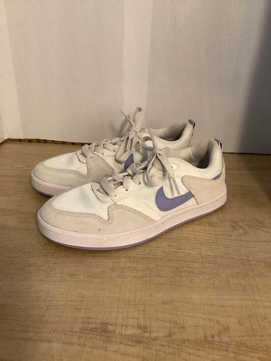Nike Shoes - Nike SB Alleyoop Size 5.5 White Purple Skate Shoes
